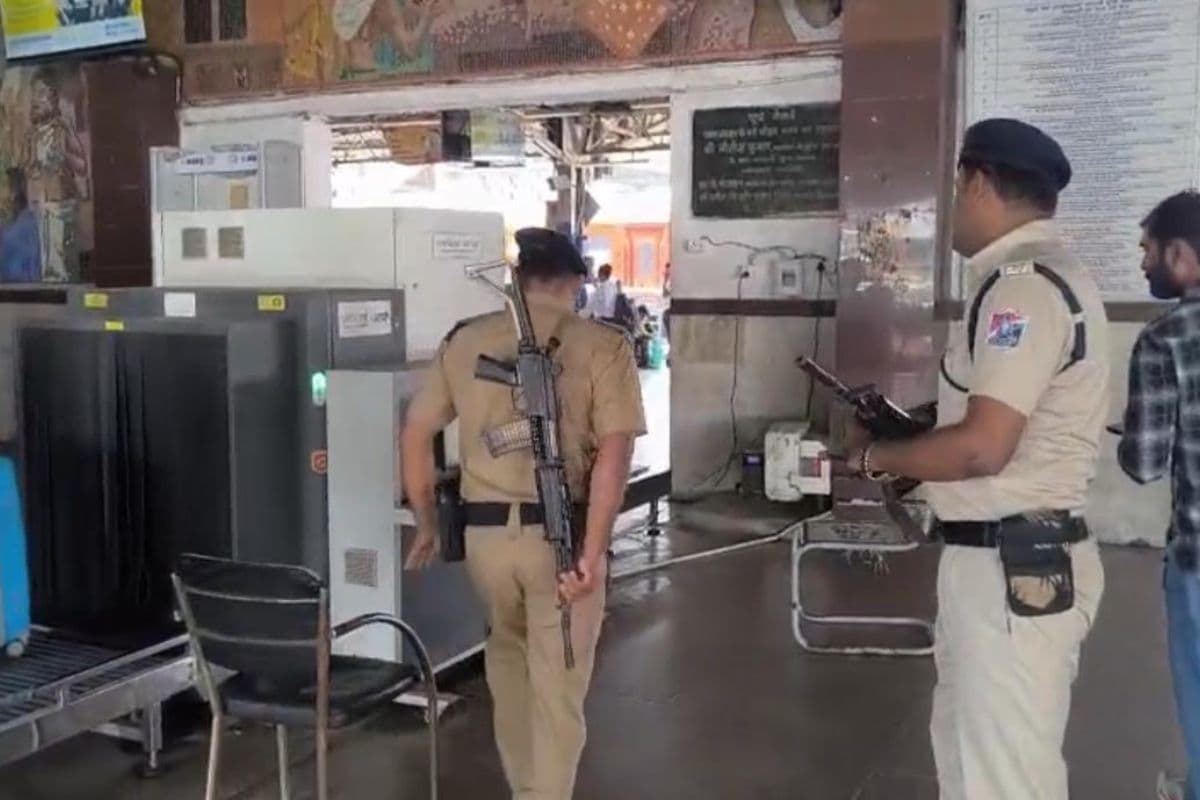 ऑपरेशन सिंदूर के बाद पटना स्टेशन पर हाई अलर्ट, यात्रियों की हो रही सख्ती से जांच