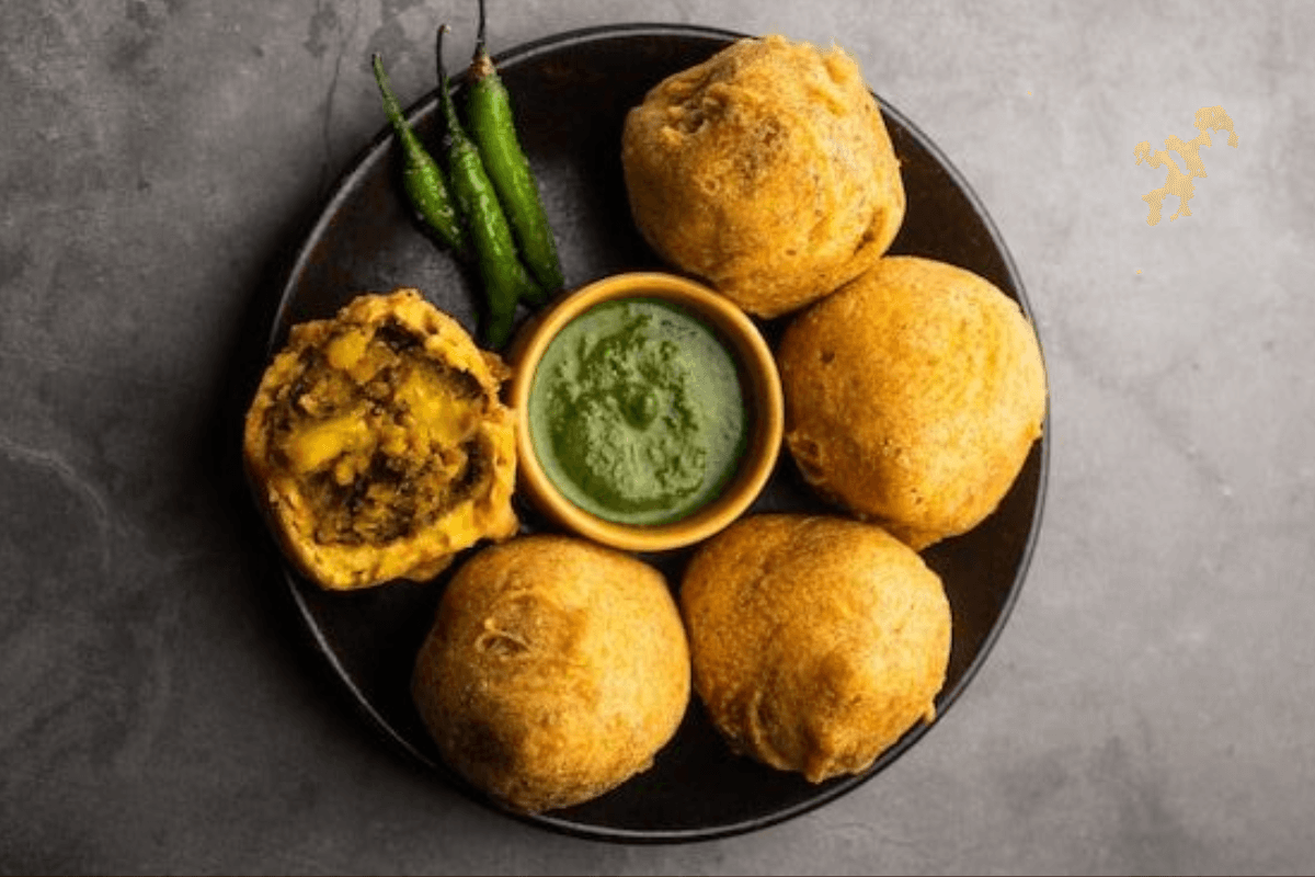 Aloo Bonda Recipe | Maharashtrian Style Spicy Potato Bread Roll Recipe: झणझणीत पोटैटो बॉन्डा बनाने की सामग्री