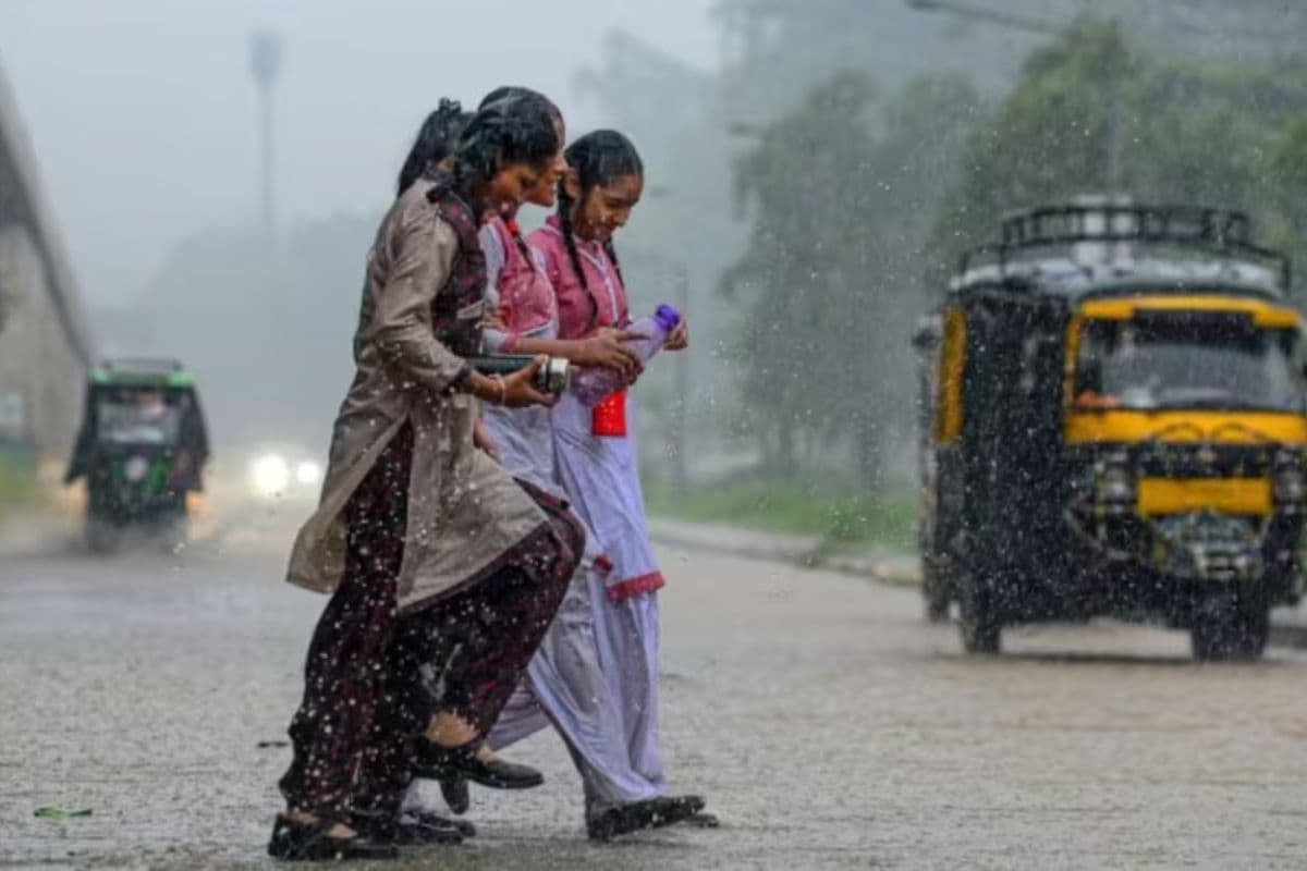 Bihar Rain Alert: बिहार के इन जिलों में इस दिन तक मौसम रहेगा कूल, होगी भयंकर बारिश, चलेंगी तेज हवाएं