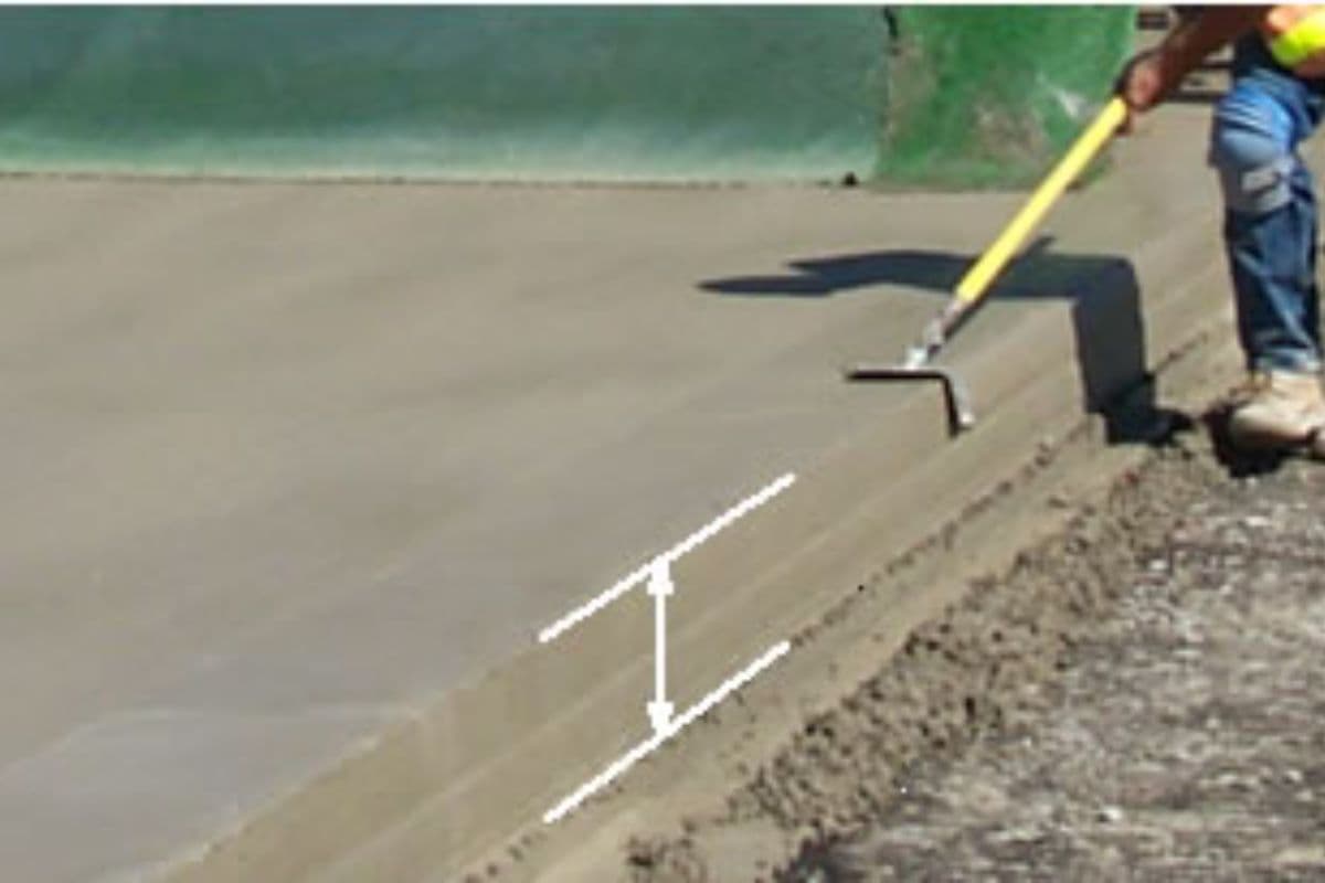 भागलपुर में भोलानाथ आरओबी के नीचे पुल निगम बना रहा है पीसीसी सड़क, इशाकचक की ओर से काम शुरू