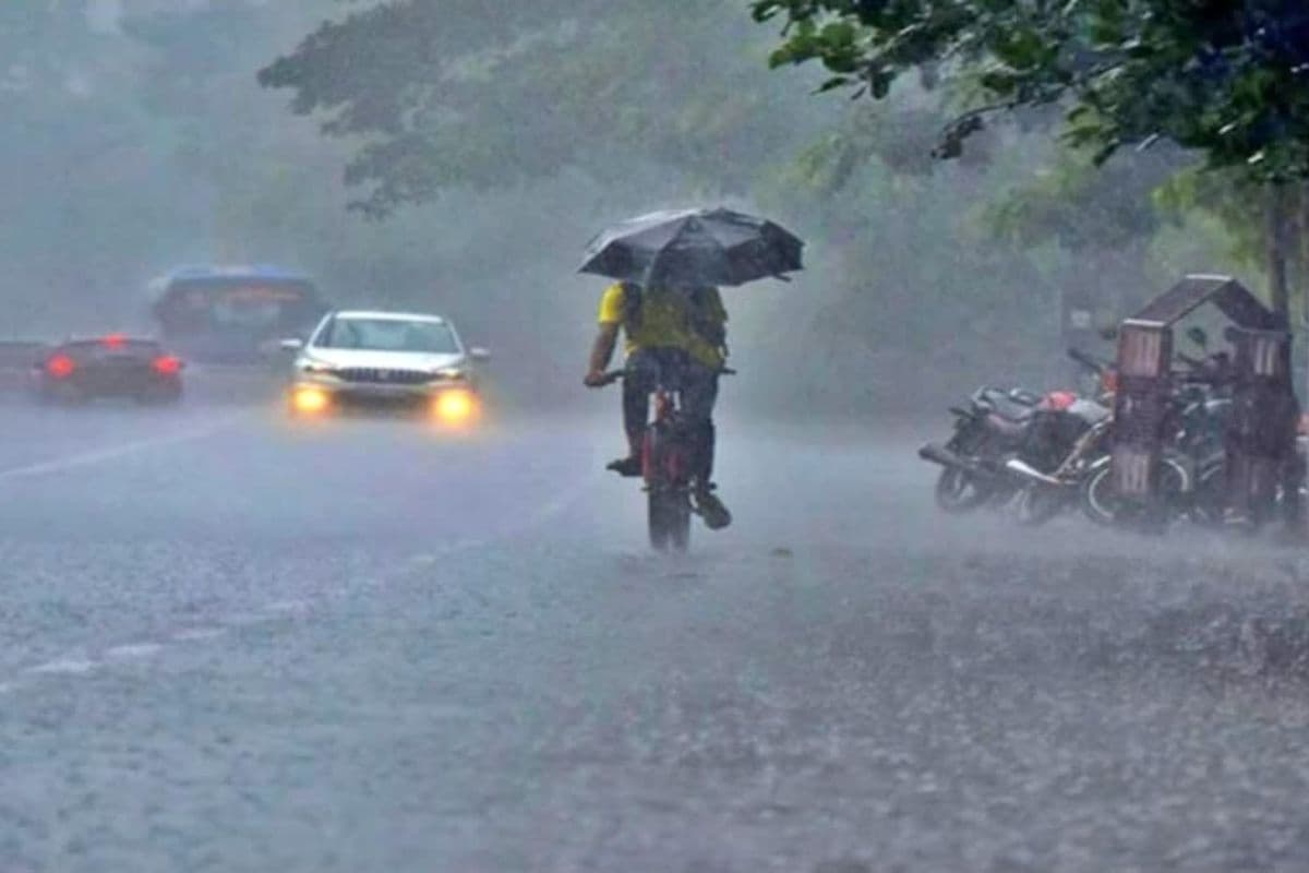 Bihar Rain Alert: बिहार के इस जिले में अगले तीन घंटे के दौरान तबाही मचाएगी बारिश! मौसम विभाग ने जारी किया रेड अलर्ट