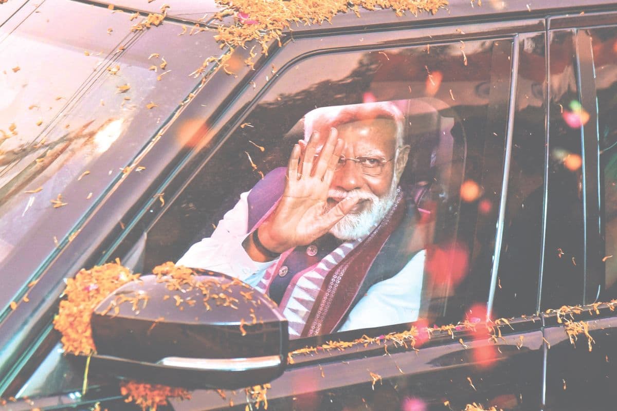 पीएम मोदी का रोड शो: हर हाथ में तिरंगा और जुबां पर भारत मात की जय के नारे से गूंजा पटना 