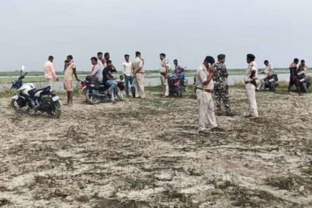 बेतिया: शराब छोड़ गंडक नदी में कूदे आरोपी का नहीं मिला सुराग, परिजनों का रो-रो कर हुआ बुरा हाल