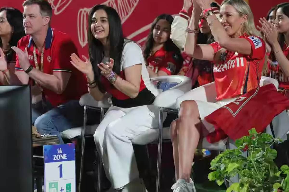 Viral Video: शशांक सिंह का गेंद गुमा देने वाला छक्का देख हैरान रह गईं प्रीति जिंटा, रिएक्शन देख रह जाएंगे दंग