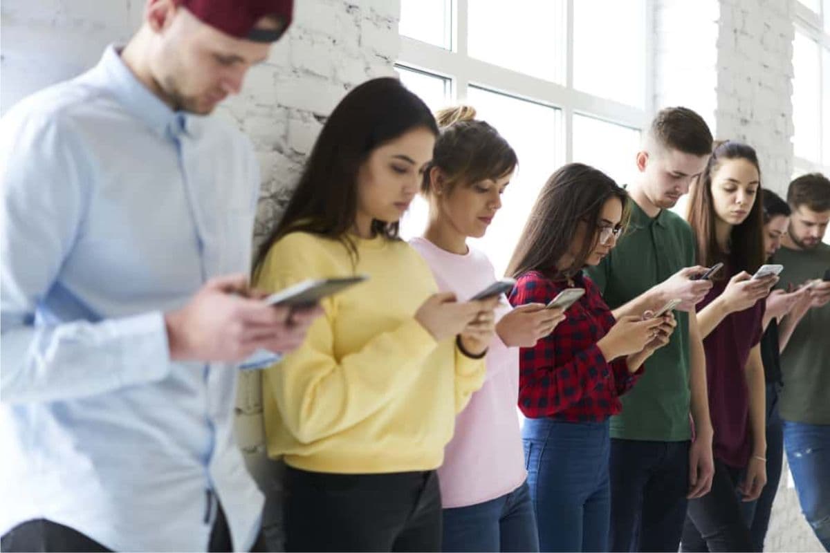 5G स्मार्टफोन खरीदने से पहले ये 7 बातें जरूर चेक करें, 4 नंबर पर तो अक्सर चूक जाते हैं लोग