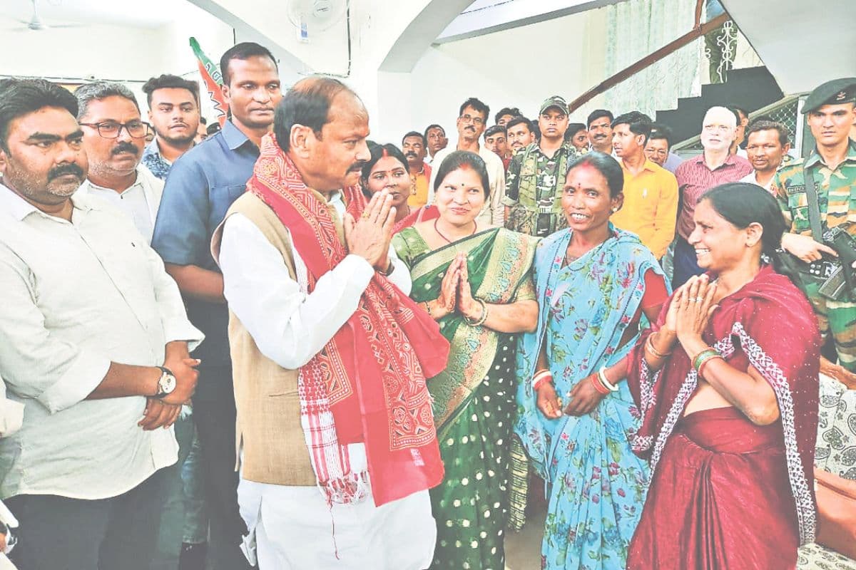 Raghubar Das: झारखंड में कोई सुरक्षित नहीं, विकास कार्य ठप, हेमंत सोरेन सरकार पर रघुवर दास ने साधा निशाना
