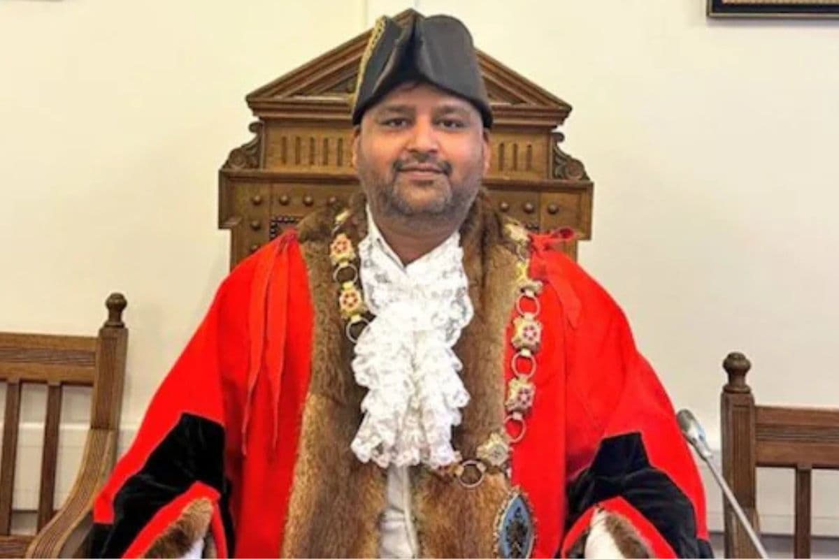 यूपी के लाल ने किया कमाल, किसान के बेटे को चुना गया ब्रिटेन में मेयर