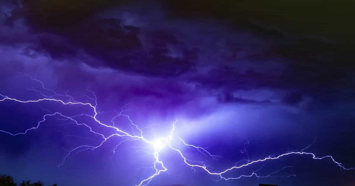 ओले और बिजली गिरने से हुई उत्तर प्रदेश में चार मौतें, सीएम ने दिया आदेश 24 घंटे में मिले मुआवजा; आज यहां बारिश का अनुमान