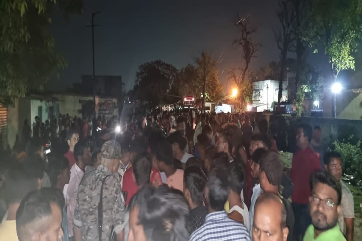 हजारीबाग में सड़क हादसा, अज्ञात स्कॉर्पियो ने दो युवकों को कुचला, मौत