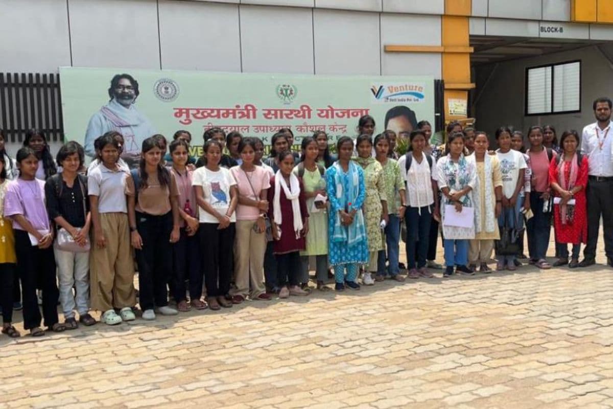 मुख्यमंत्री सारथी योजना का असर, झारखंड के 45 युवाओं को मिला फॉक्सकॉन इंडिया में रोजगार