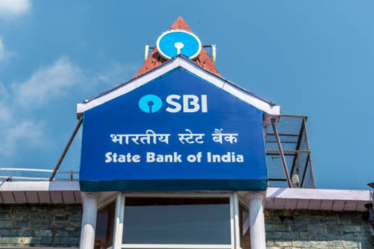 SBI PO Recruitment 2025: स्टेट बैंक में ग्रेजुएट के लिए बंपर वैकेंसी, सैलरी होगी 85000 से ज्यादा, यहां करें अप्लाई
