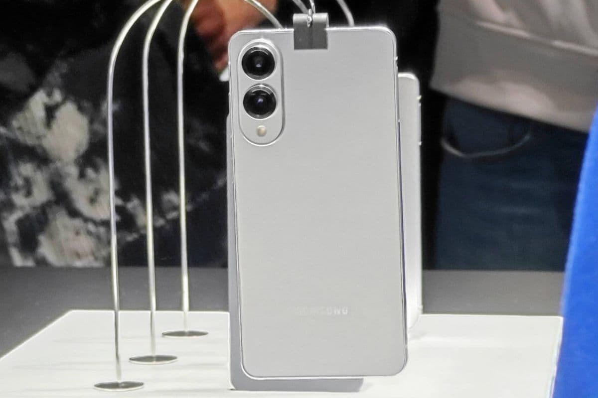 Samsung Galaxy S25 Edge की लॉन्च डेट हुई कन्फर्म, कमाल के फीचर्स के साथ इस दिन होगी एंट्री