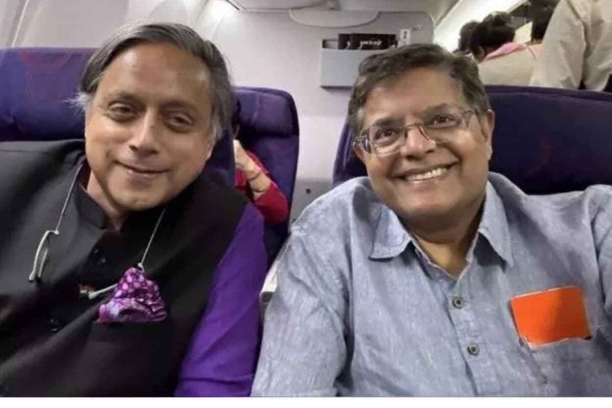 पाक की नापाक हरकतों को बेनकाब करेंगे थरूर और पांडा, प्रतिनिधिमंडल विदेश के लिए रवाना