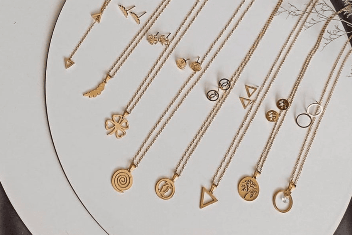 Simple Chain with Pendant for College Girls: आउट्फिट भले ही कुछ भी हो लेकिन ये चेन देगी परफेक्ट लुक