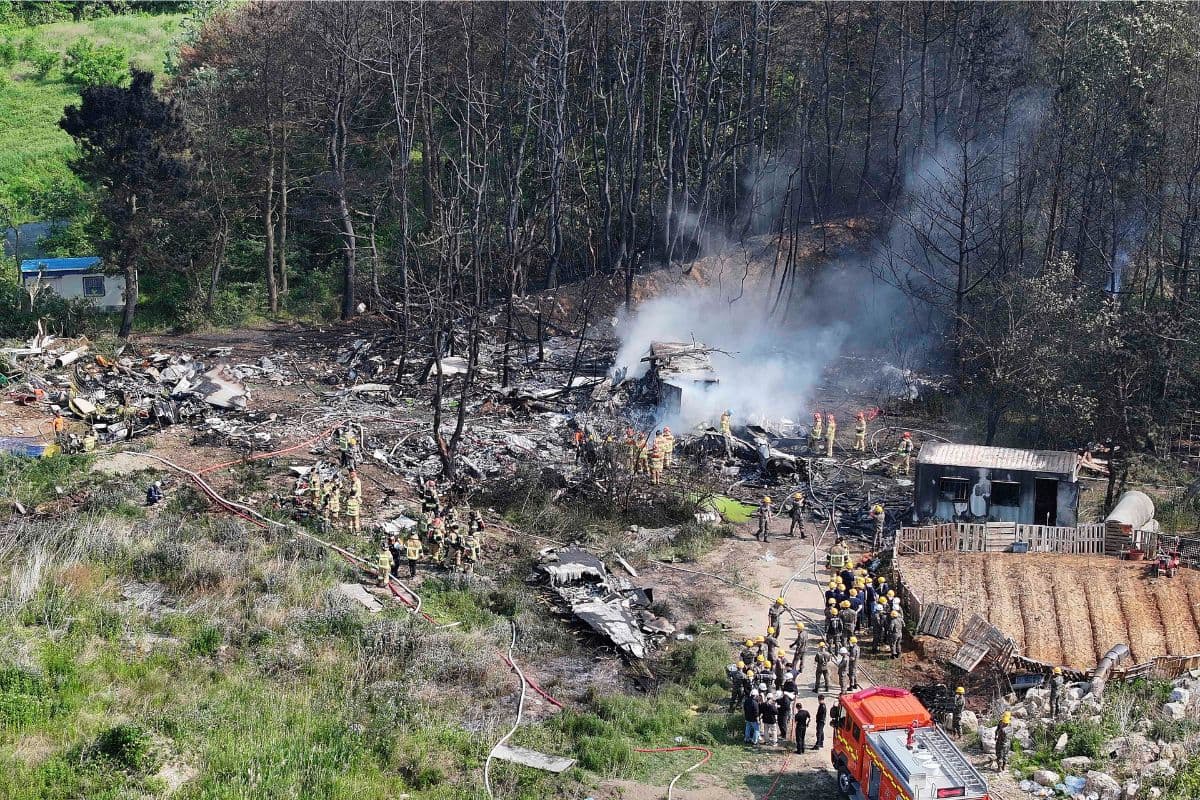 South Korean Navy Plane Crash: दक्षिण कोरियाई नौसेना का प्रशिक्षण विमान दुर्घटनाग्रस्त, दो की मौत, दो लापता
