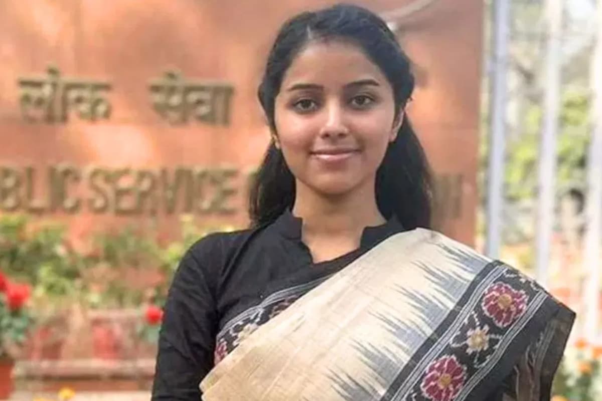 UPSC Success Story: विदेशी पढ़ाई से UPSC तक का सफर, जानें IAS सृष्टि मिश्रा की कामयाबी की कहानी