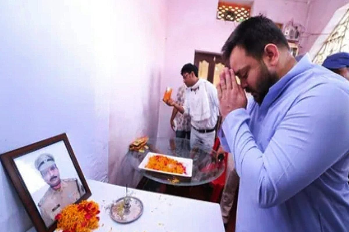 Bihar News: तेजस्वी यादव ने शहीद मो. इम्तियाज को लेकर कर दी बड़ी मांग, लालू यादव ने भी की परिजनों से फोन पर बात