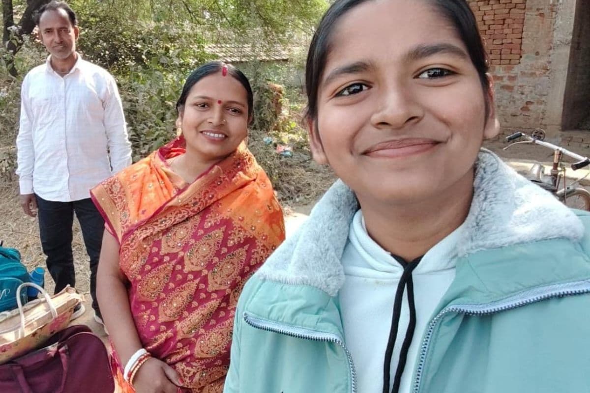 7वीं पास मां और तीसरी पास पिता की बेटी रितु बनी टॉपर, अब इंजीनियर बनने की है हसरत