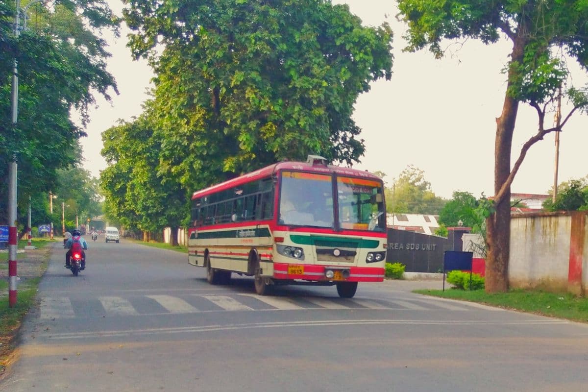 अब रात में नहीं चलेंगी यूपी रोडवेज की बसें, 8 बजे के बाद सुबह का करना होगा इंतजार