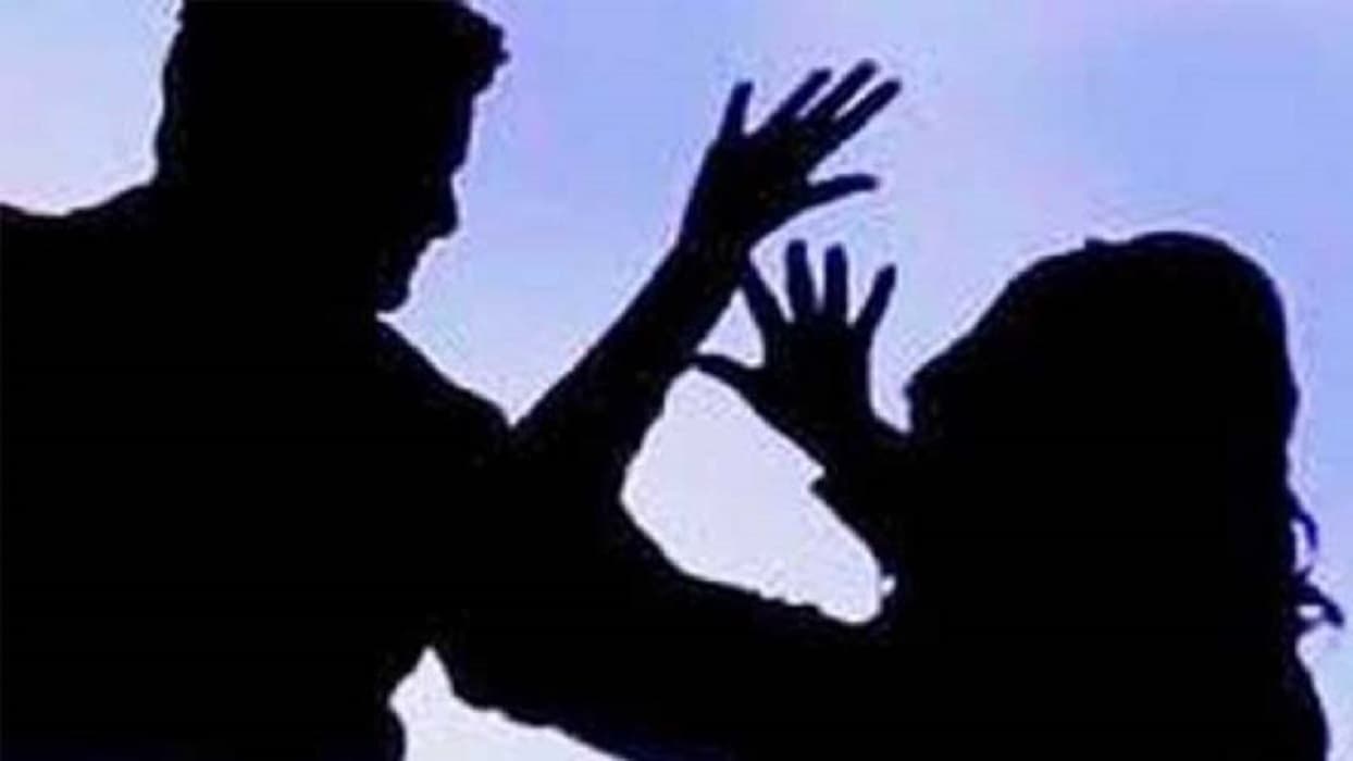 Bihar News: गुस्से में पुरुष का होंठ चबा गई महिला, गंभीर हालत में घायल हायर सेंटर रेफर