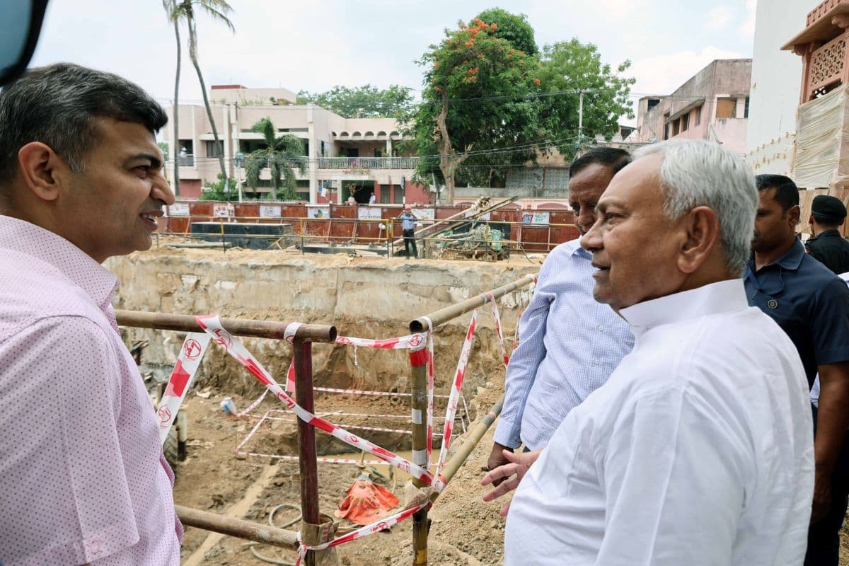 Patna News: सीएम नीतीश पहुंचे बिहार म्यूजियम, अधिकारियों संग कर रहे टनल का निरीक्षण