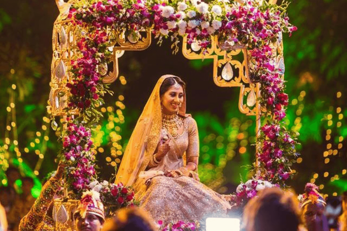 Best Bride Entry Trends 2025: सबकी नजर ठहर जाएंगी जब दुल्हन की होगी इस अंदाज में एंट्री