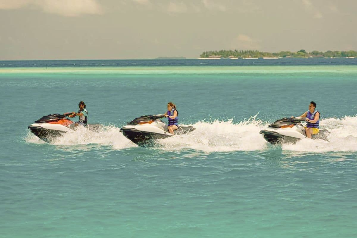 Bihar News: इन जिलों में पर्यटक ले सकेंगे वॉटर स्पोर्ट्स का मजा, एडवेंचर का शौक रखने वालों को मिलेगा शानदार अनुभव