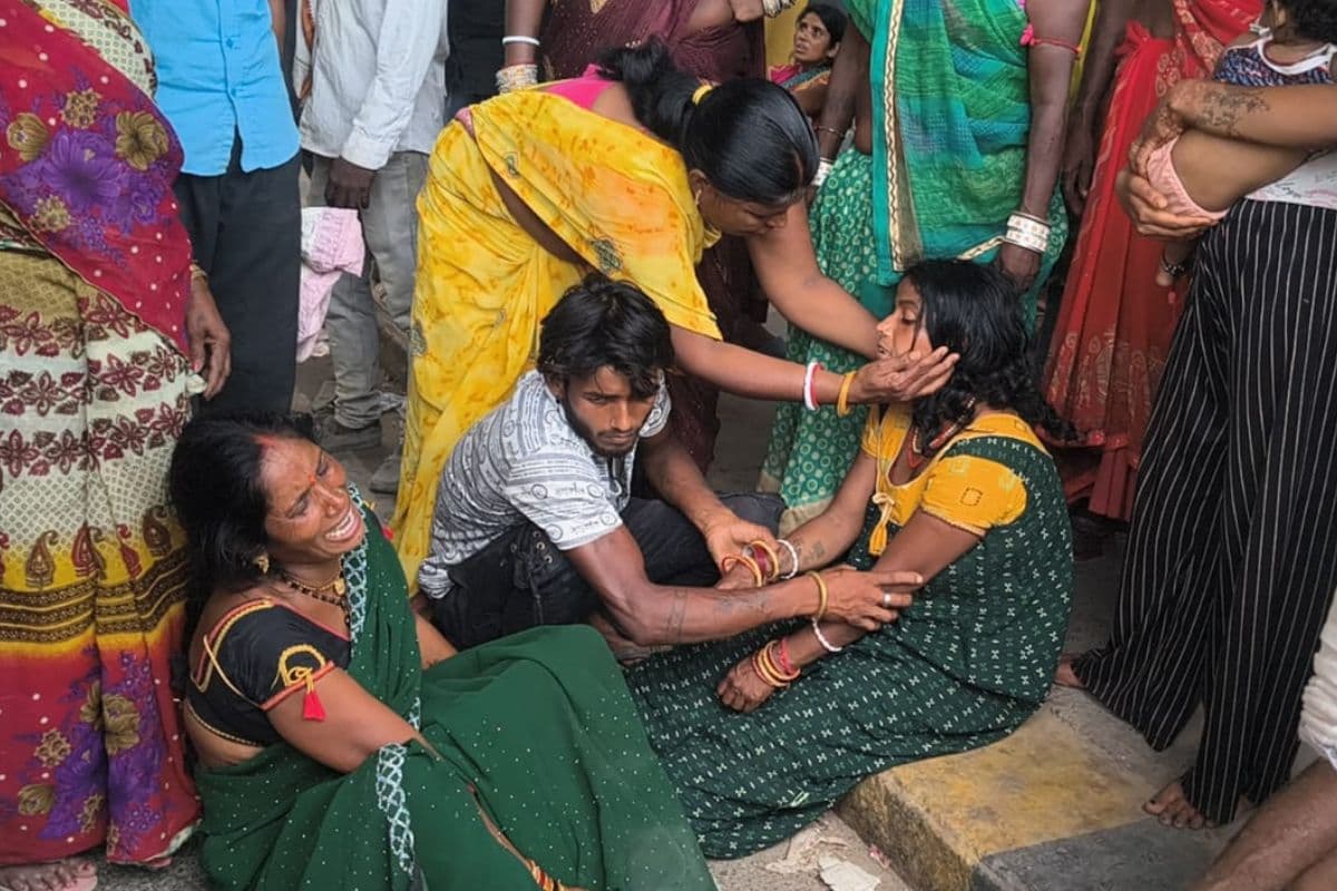 Patna Crime: युवक की हत्या कर रेलवे ट्रैक पर फेंका शव, 3 महीने पहले हुई थी शादी, परिजनों ने काटा भारी बवाल    