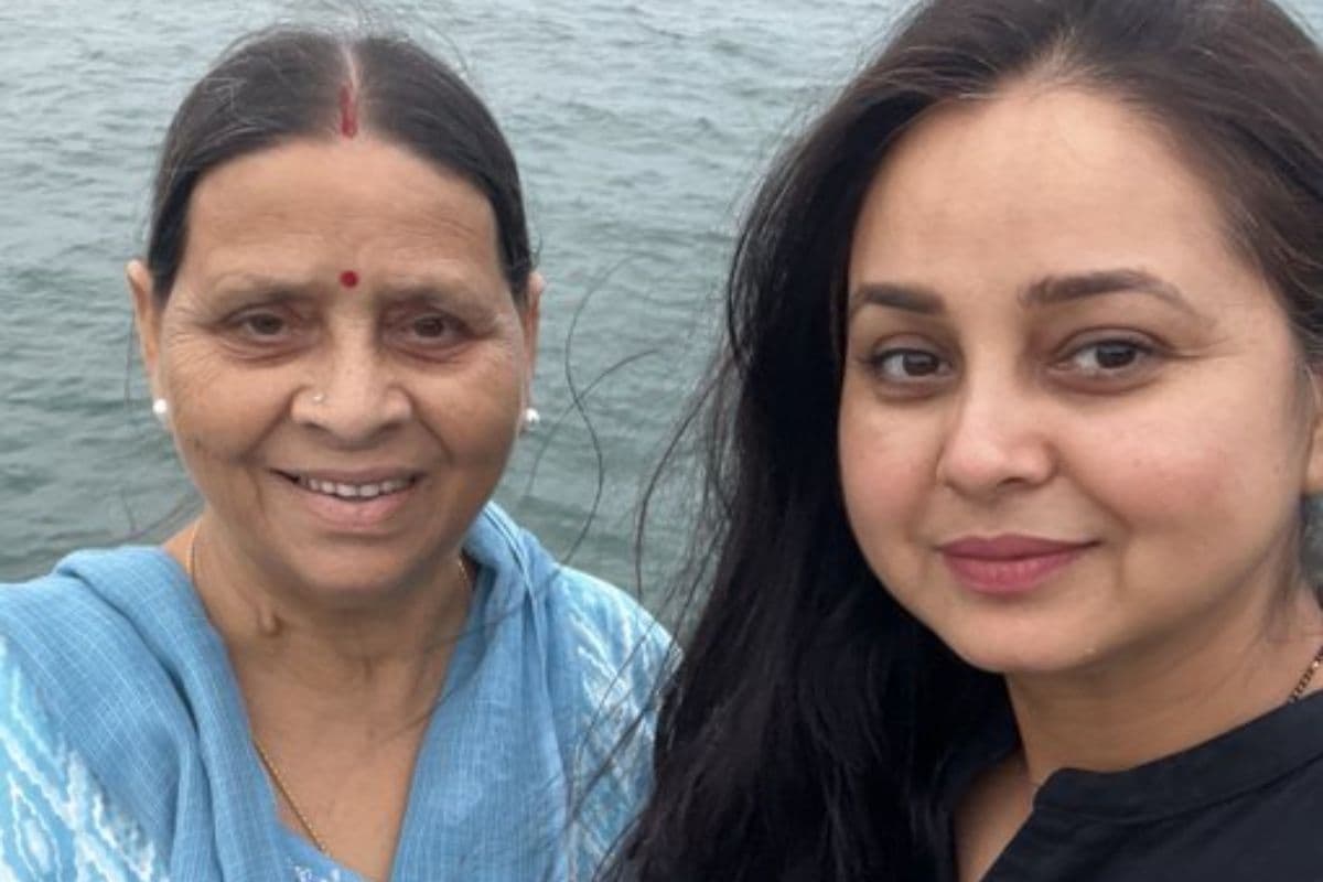 Mother's Day: आज के दिन रोहिणी आचार्य हो गईं इमोशनल, मां राबड़ी देवी के लिए कह दिया ये सब  