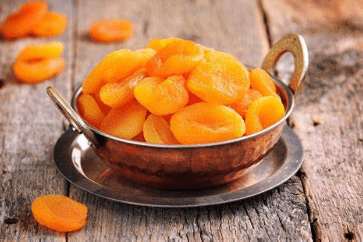 Apricot Benefits: रोजाना खाएं ये छोटा फल, पाएं बड़े फायदे, जानें सूखी खुबानी का कमाल
