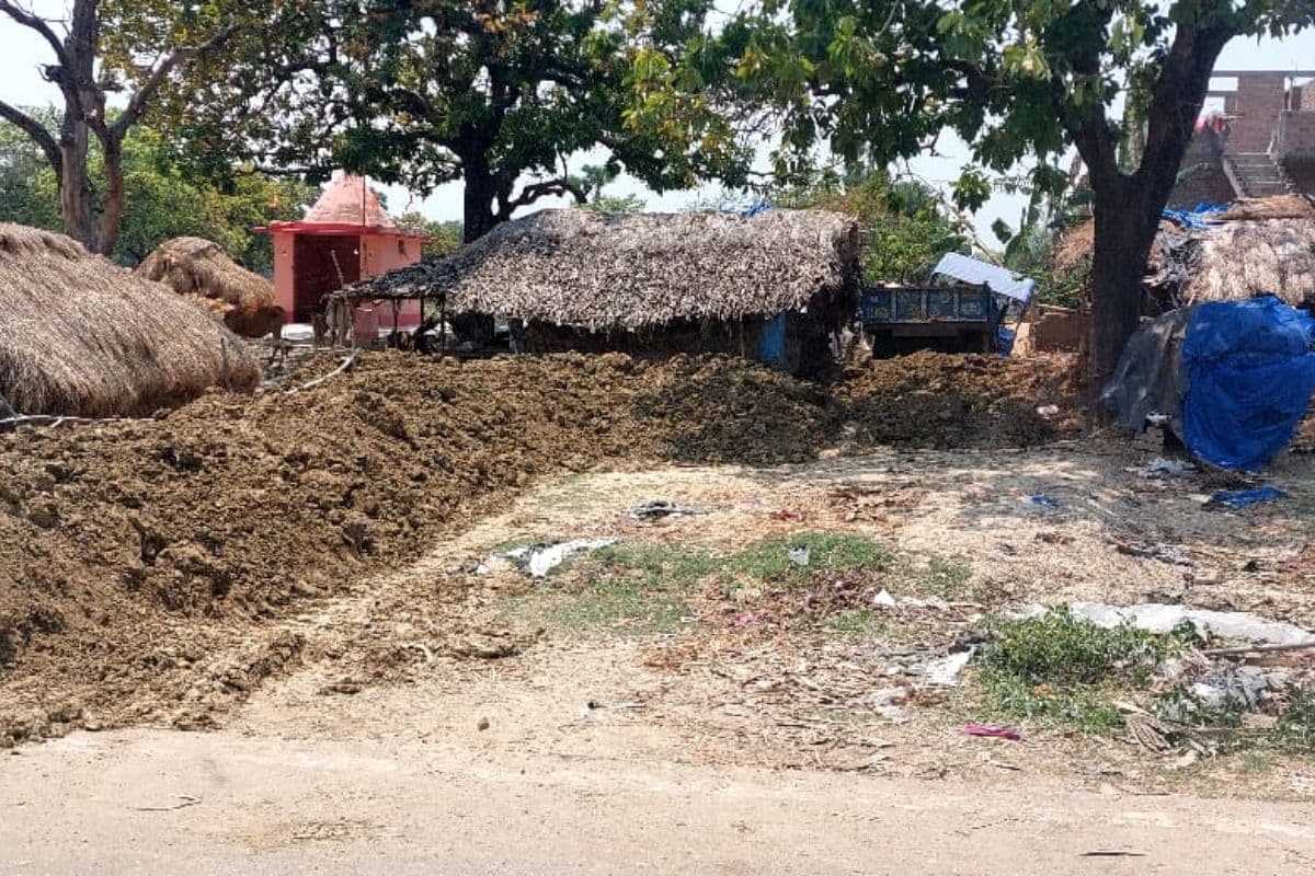 Bihar Crime: दो पक्षों के बीच गहराया विवाद, एक-दूसरे पर तान दिया हथियार, पूरे इलाके में हड़कंप   