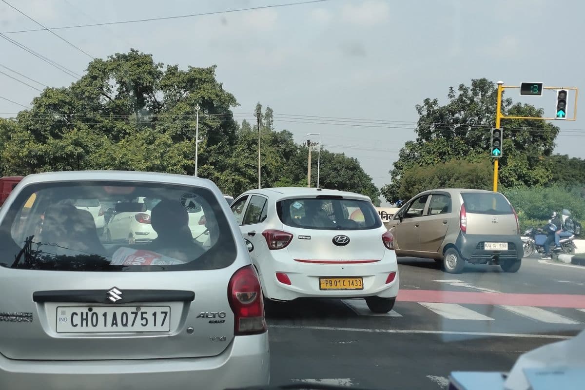 Vehicle Rule: दूसरे राज्य की गाड़ी बिहार में दौड़ाने वाले हो जाएं सावधान, कभी भी सरकार कर सकती है जब्त !