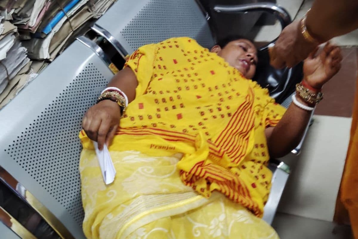 Bihar News: 2 साल से वेतन के लिए गुहार लगा रही है महिला टीचर, भ्रष्टाचार के सामने बेबस, शिक्षा विभाग के कर्मियों पर लगाया गंभीर आरोप