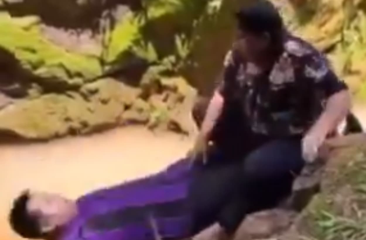 Viral Video: पत्नी पर किया भरोसा हो गया धड़ाम, वीडियो देखकर नहीं रोक पाएंगे हंसी