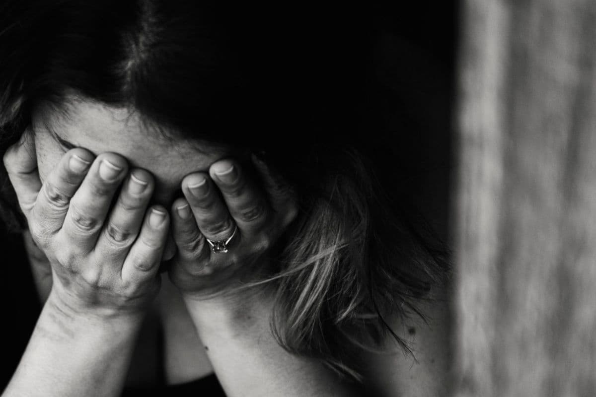 पाकिस्तान चलने की जिद पर टूटा मंगनी का रिश्ता, अब मंगेतर दे रहा धमकी