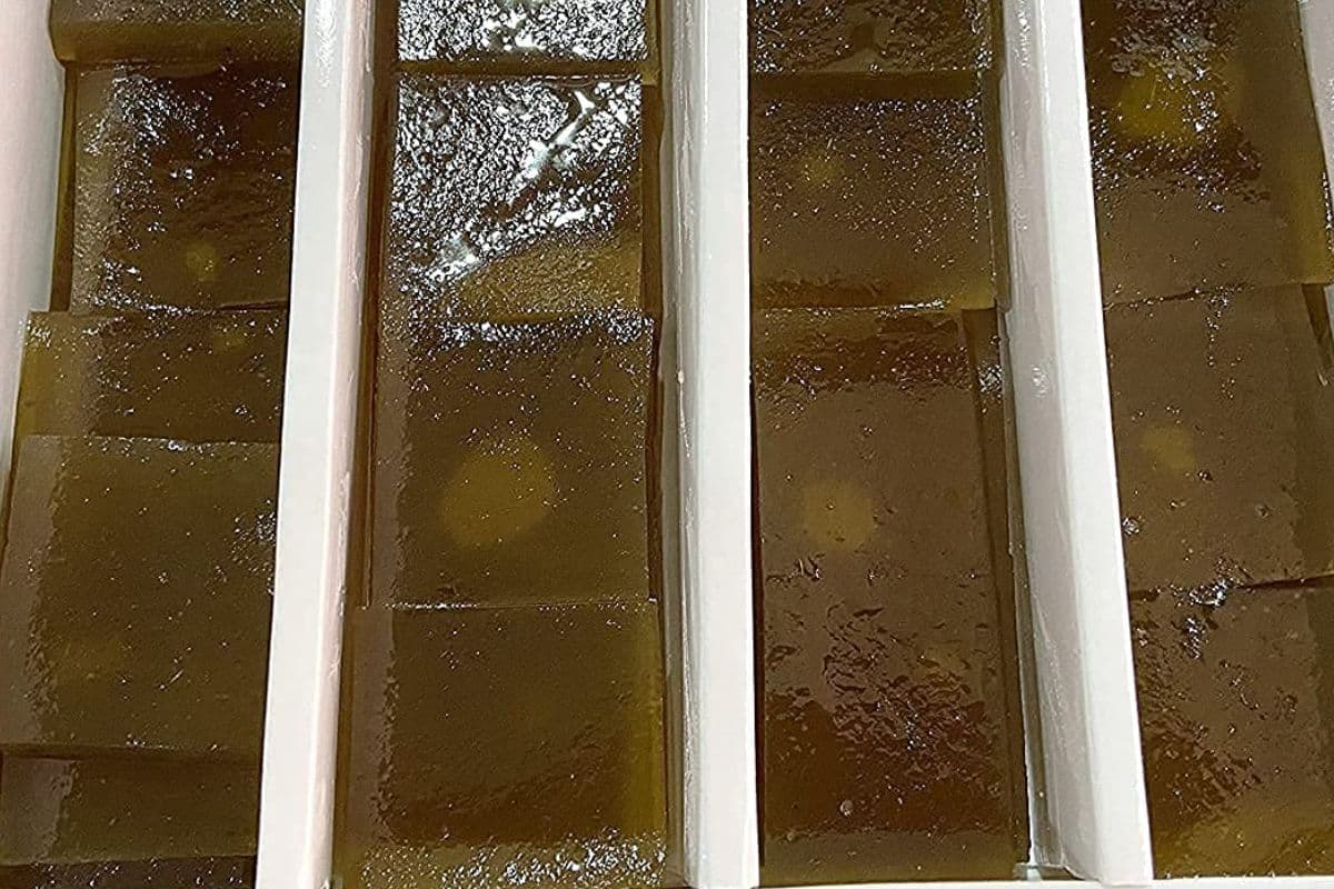 Amla Ki Barfi: बाजार की मिठाई अब लगेगी फीकी, इस तरह बनाएं आंवले की बर्फी 