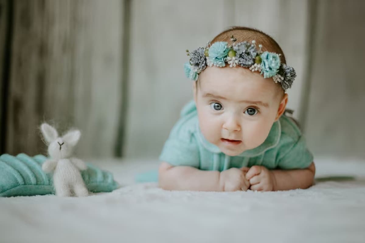 Tips For Baby Names: बच्चों का नाम रखते हुए भूल कर भी न करें ये गलती, वरना हो सकता है बड़ा नुकसान