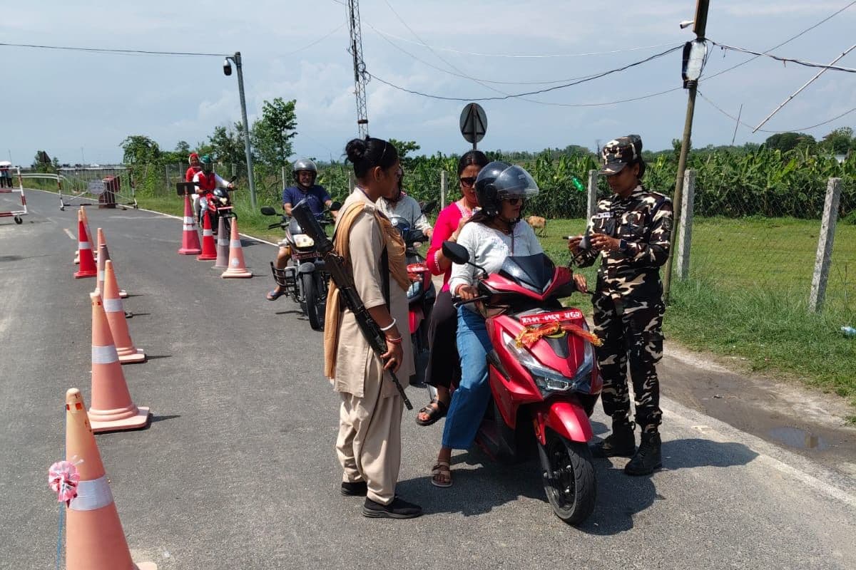 India-Pak War: भारत-पाक जंग के बीच बिहार के इन 7 जिलों में विशेष अलर्ट, एक-एक लोगों की हो रही जांच