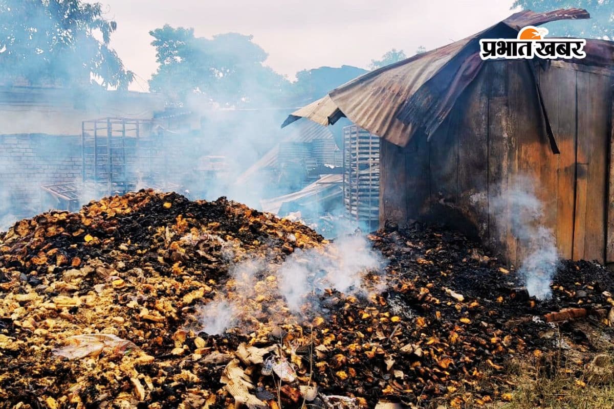 शॉर्ट सर्किट से सुपर गोल्ड बेकरी फैक्ट्री में भीषण आग, 20 लाख की संपत्ति राख