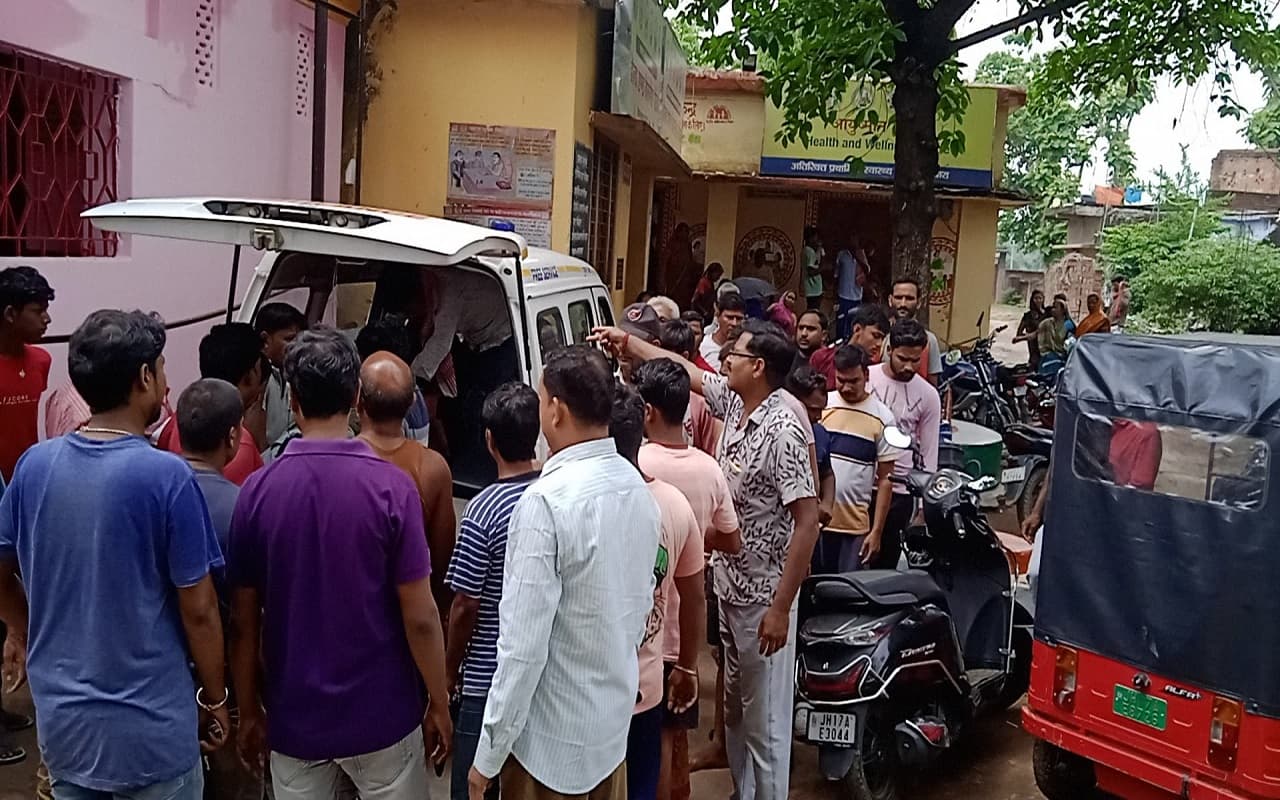 बिहार के बांका में आभूषण कारोबारी को लूटकर चाकू मारा, गंभीर हालत में हायर सेंटर रेफर