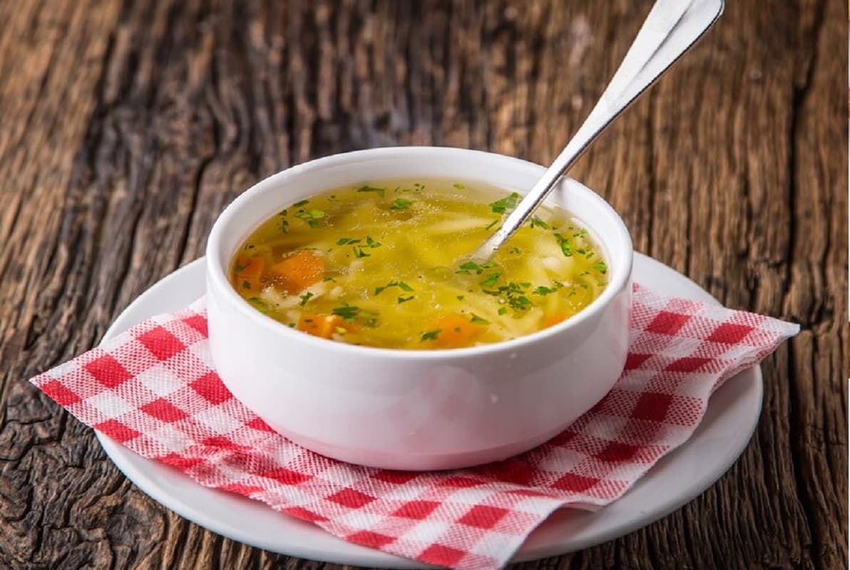 Clear Soup: कम मसाले, ज़्यादा स्वाद; घर पर बनाएं हेल्दी और टेस्टी क्लियर सूप