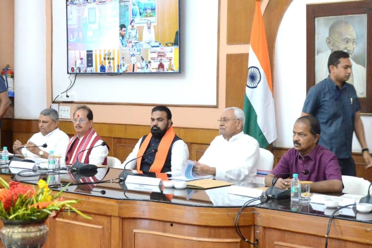 Bihar Flood: बाढ़ से पहले बिहार सरकार सतर्क, सीएम नीतीश ने की आपदा प्रबंधन को लेकर हाईलेवल बैठक