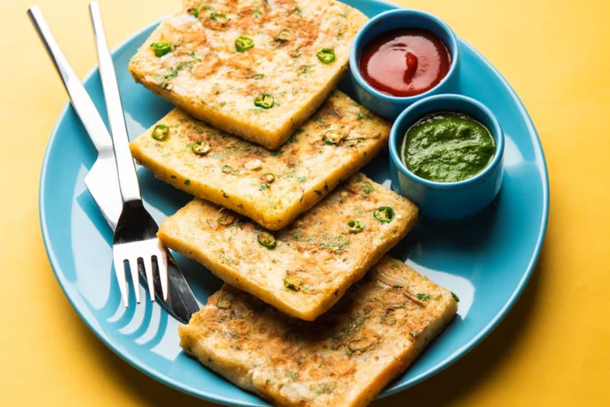 Dahi Toast Recipe: सिर्फ 5 मिनट में तैयार करें टेस्टी और हेल्दी दही टोस्ट रेसिपी