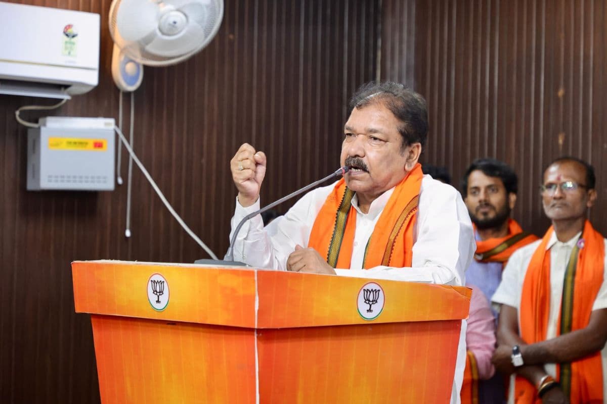 Bihar Politics: भाजपा बिहार में नई टीम के साथ चुनावी मैदान में उतरी, इन 35 नेताओं को मिली अहम जिम्मेदारी