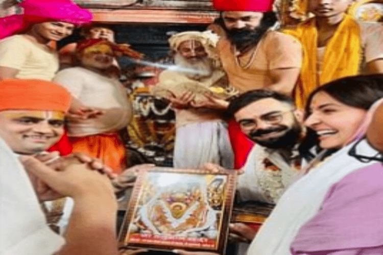 विराट कोहली और अनुष्का शर्मा पहुंचे अयोध्या, रामलला और हनुमानगढ़ी में किए दर्शन, उमड़ा जनसैलाब