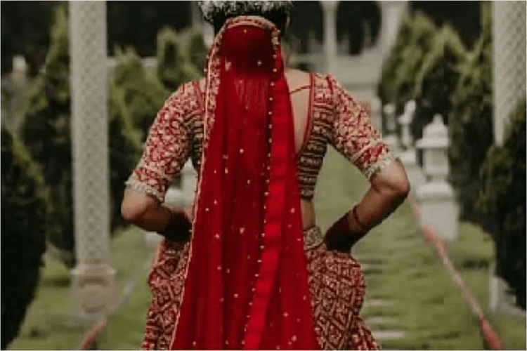 मंडप में ही दुल्हन ने बदला फैसला: शराबी बारातियों ने किया पिता का अपमान, ससुराल जाने से किया इनकार