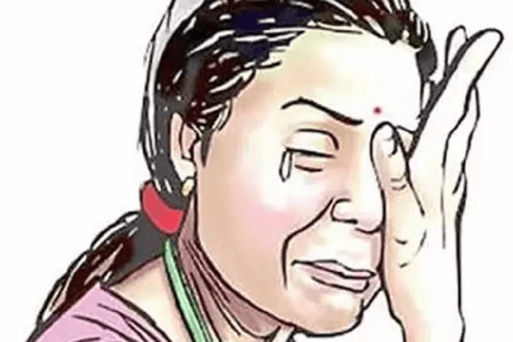 मायके से लौटी तो ससुराल में बैठी थी सौतन, पति ने कहा निकल जा वरना खत्म कर देंगे