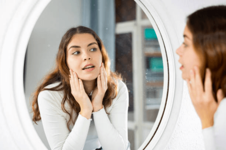 चेहरे पर सिर्फ 10 दिनों में लाएं दमकता निखार: अपनाएं ये 7 अनोखे और असरदार टिप्स