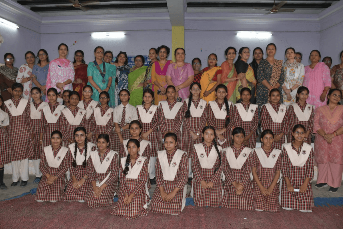 इनर व्हील क्लब ऑफ इलाहाबाद ईस्ट की ओर से महिला के पी इंटर कॉलेज में कार्यक्रम का हुआ आयोजन