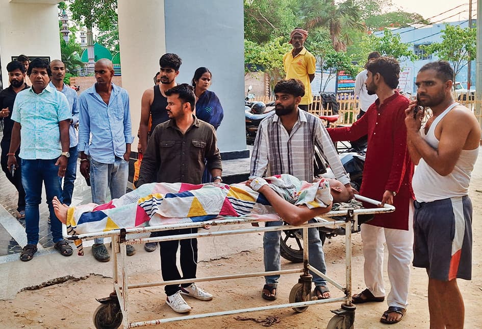 Saran News : फरमाइशी गीत गाने के लिए हुए विवाद में युवक को मारा चाकू, घायल